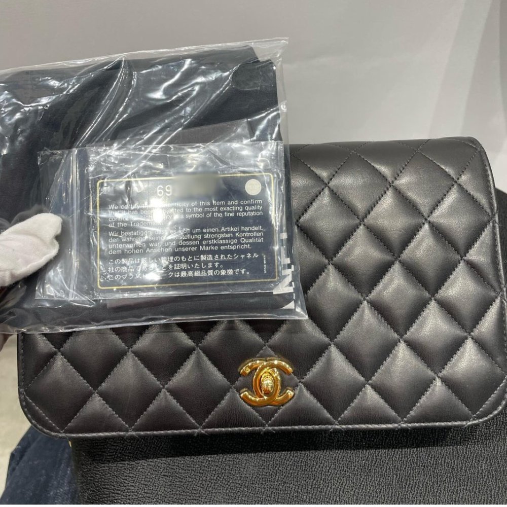 CHANEL Vintage Full Flap WOC Gold Hardware Black Lamp Leather - Picture 14 of 16